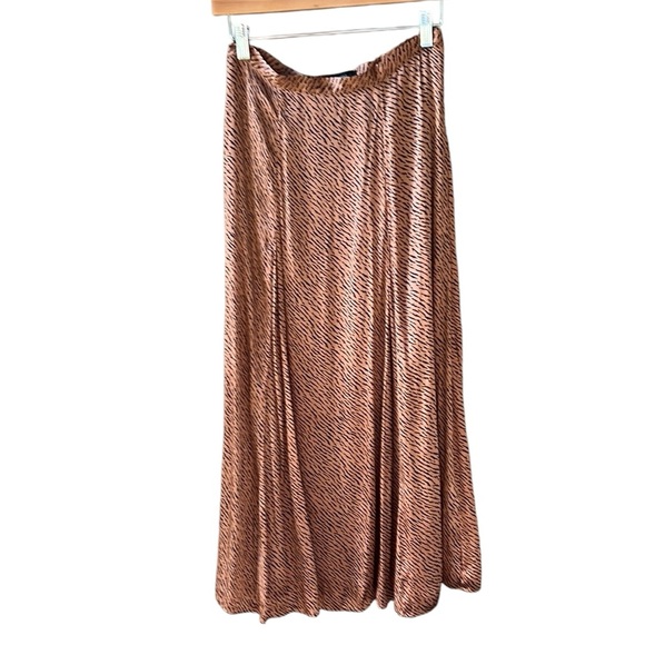 Banana Republic Size 2 Satin Semi Circle Midi Skirt Abstract Animal Print - Picture 5 of 9